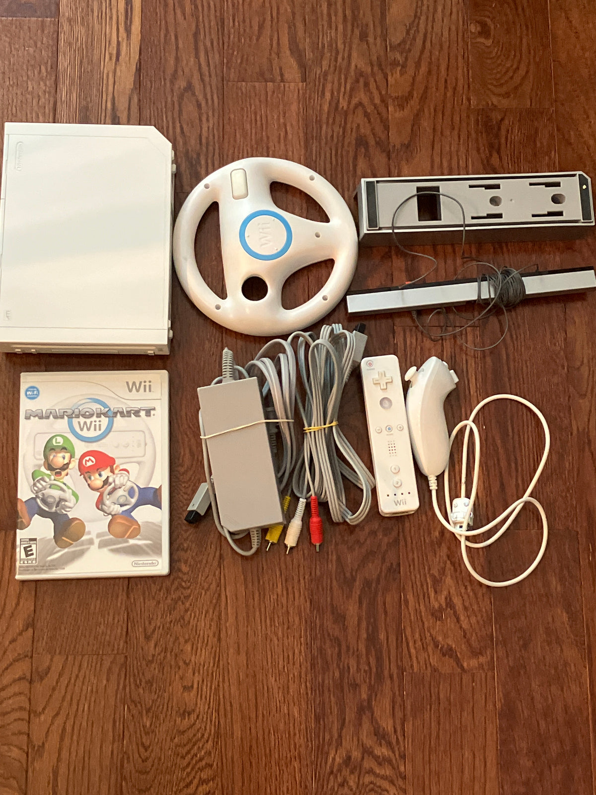 Wii Console Bundle w/ MarioKart