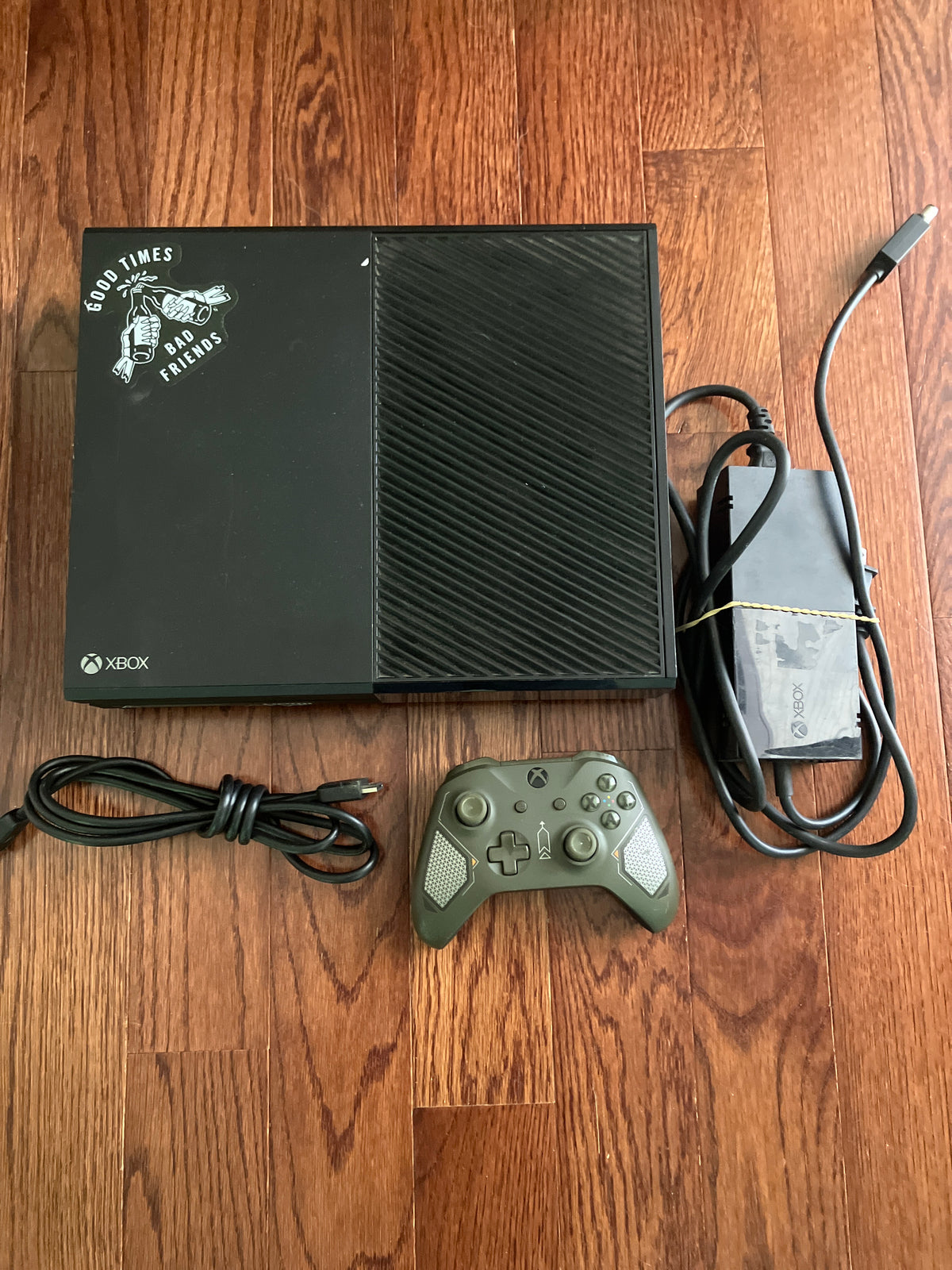 Microsoft Xbox One 500GB Black Console Bundle
