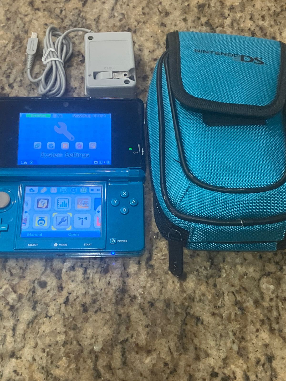 Nintendo 3DS Aqua Blue w/ case
