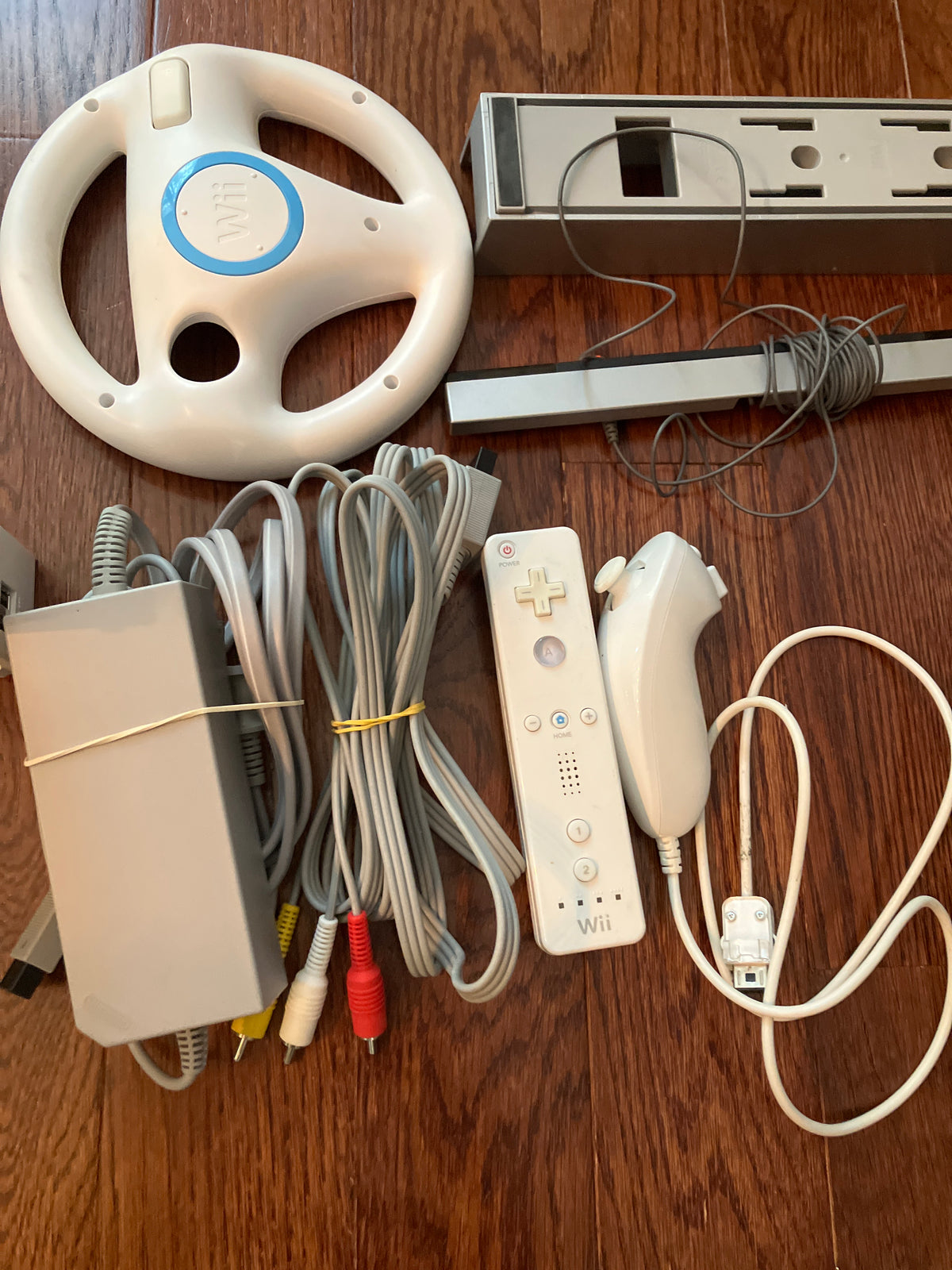 Wii Console Bundle w/ MarioKart