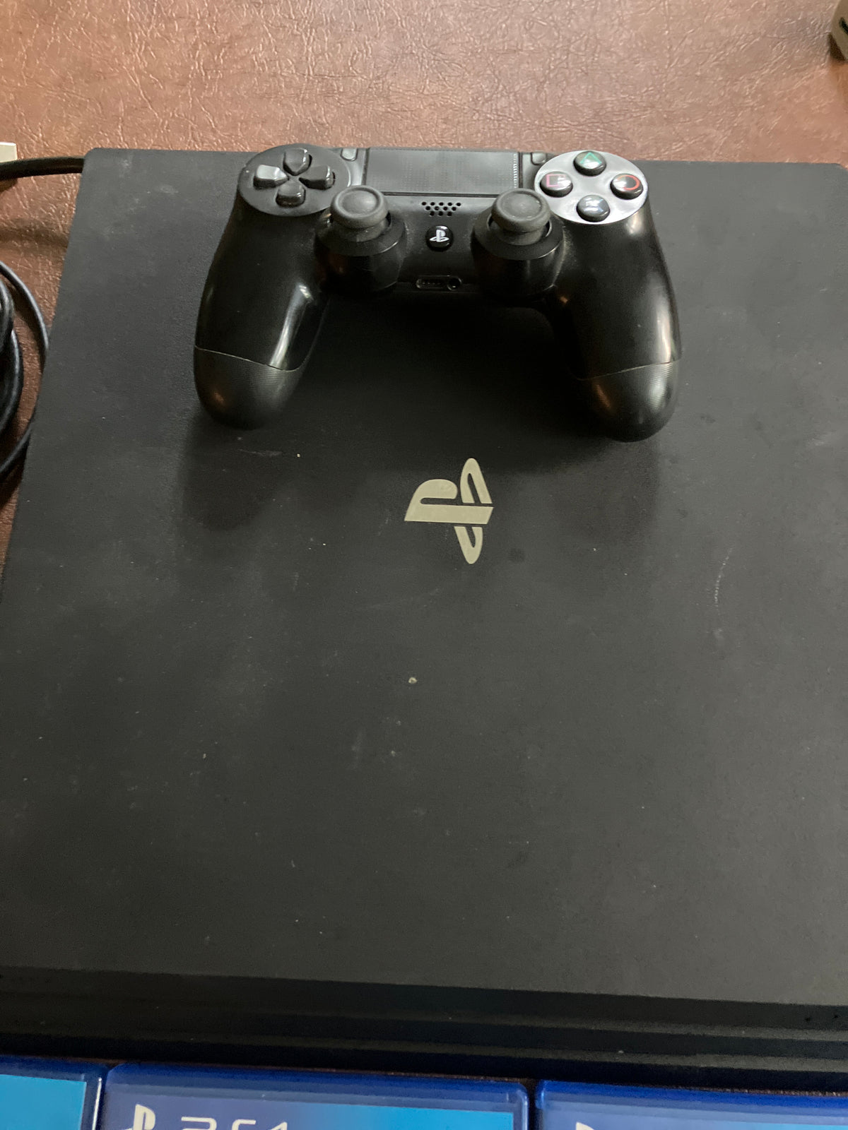 Playstation 4 (1TB) Console Bundle