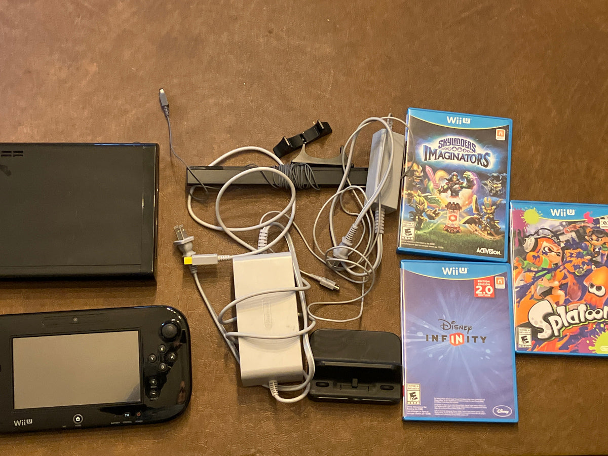Wii U Console bundle w/ games