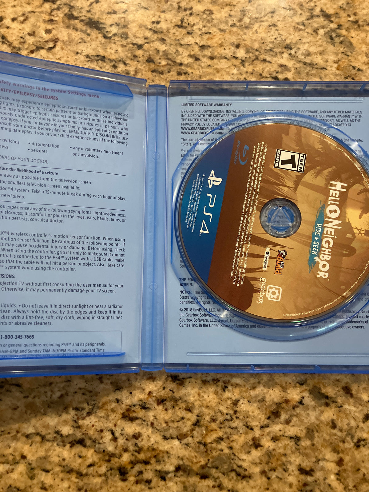 Hello Neighbor: Hide & Seek (PS4)